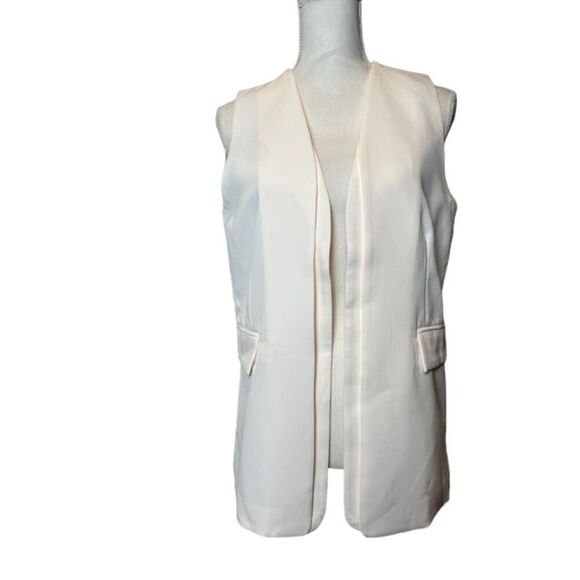 NWOT Sincerely Jules Sleeveless Cream Off White Open Vest Size Medium - Picture 1 of 9